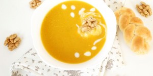 Beitragsbild des Blogbeitrags Butternusskürbissuppe vegan