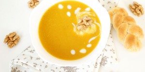 Beitragsbild des Blogbeitrags Butternusskürbissuppe vegan 