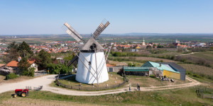 Beitragsbild des Blogbeitrags Retz und seine Windmühle