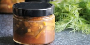 Beitragsbild des Blogbeitrags Den Geschmack des Sommers bewahren: Zucchini Chutney