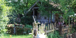 Beitragsbild des Blogbeitrags Auf Besuch in fremden Gärten: Bei Maria in Saiga Hans