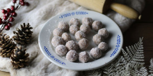 Beitragsbild des Blogbeitrags Weihnachten mit der Mosauerin: Kokoskugeln