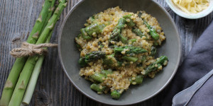 Beitragsbild des Blogbeitrags Spargel Einkorn Risotto