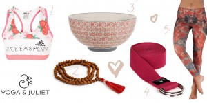 Beitragsbild des Blogbeitrags Yoga Essentials – Yoga Stuff in the color of love