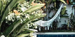 Beitragsbild des Blogbeitrags 3 Übungen für den Kopfstand – Time to turn your world upside down