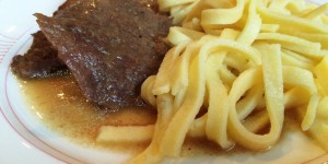 Beitragsbild des Blogbeitrags Rindschnitzel von meiner Mama, die sie von der Oma geklaut hat ;)
