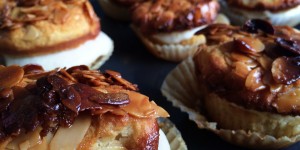 Beitragsbild des Blogbeitrags Bienenstich – Cupcakes