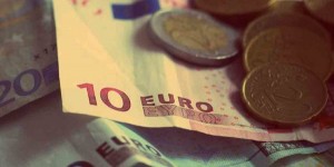 Beitragsbild des Blogbeitrags Geld anlegen als Student: Wie du mit nur 25 € ein Vermögen aufbaust