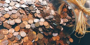Beitragsbild des Blogbeitrags Wie viel Geld du monatlich anlegen solltest 