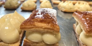 Beitragsbild des Blogbeitrags Violas Bistro Patisserie in der Strozzigasse