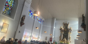 Beitragsbild des Blogbeitrags Pflegenden Angehörigen Raum zum Atmen verschaffen