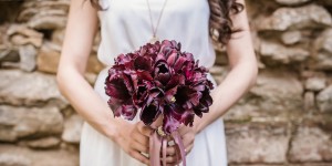Beitragsbild des Blogbeitrags Mit dem Brautkleid auf die Toilette gehen 