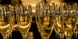 Beitragsbild des Blogbeitrags Sektempfang zur Hochzeit: 8 Tipps