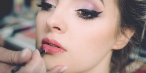 Beitragsbild des Blogbeitrags Braut Make-up selber machen: 10 Tipps 