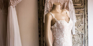 Beitragsbild des Blogbeitrags Brautkleider-Trends 2022: 5 Trends für die kommende Hochzeitssaison 