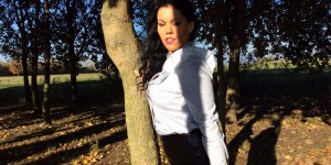 Beitragsbild des Blogbeitrags Herbst Look: Vynil Leder und Baumwolle 