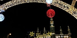 Beitragsbild des Blogbeitrags Weihnachtsfeeling pur: “Der Wiener Christkindlmarkt am Rathausplatz” 