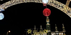 Beitragsbild des Blogbeitrags Weihnachtsfeeling pur: “Der Wiener Christkindlmarkt am Rathausplatz”