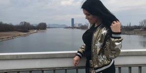 Beitragsbild des Blogbeitrags Pailletten Outfit: Gold Star