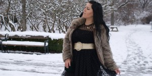 Beitragsbild des Blogbeitrags Vintage Moments: Black and Gold – Transparenz und Pelz 