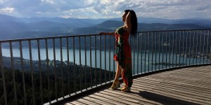 Beitragsbild des Blogbeitrags Aussichtsturm Pyramidenkogel – High Fashion Moments