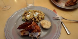 Beitragsbild des Blogbeitrags family dinner – Steak, Grillhuhn und Orzosalat