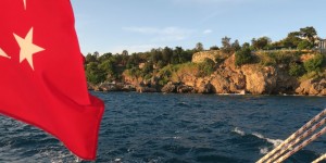 Beitragsbild des Blogbeitrags Türkische Feiertage: (Datum, Bedeutung, Ladenöffnungszeiten)