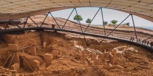 Beitragsbild des Blogbeitrags Göbekli Tepe: Reisetipps, Bilder & Erfahrungen
