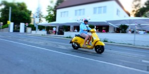 Beitragsbild des Blogbeitrags Vespa GTS 300ie Super Sport – Sunshine Reggae 