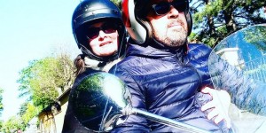 Beitragsbild des Blogbeitrags Vespa Touring 1 – Wein, Weib und Vespa 