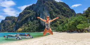 Beitragsbild des Blogbeitrags Visiting Phi Phi Islands Without Tourists
