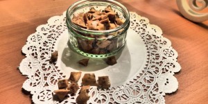 Beitragsbild des Blogbeitrags Backmatten-Rezept: Goldene Parmesan-Pyramiden mit Petersil