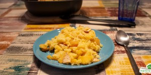 Beitragsbild des Blogbeitrags Grießauflauf mit süßen Apfelstückchen