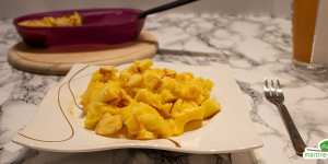 Beitragsbild des Blogbeitrags Köstlich süßer Apfel-Schmarren im Omlettwunder