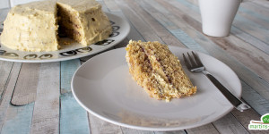 Beitragsbild des Blogbeitrags Haselnuss-Torte mit Vanillecreme aus der Mikrowelle 