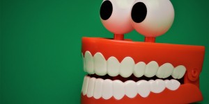 Beitragsbild des Blogbeitrags Zahnweh-Tipps: Was hilft bei Zahnschmerzen? 