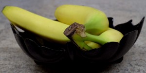 Beitragsbild des Blogbeitrags DIY-Bleaching: Weißere Zähne durch Bananen 