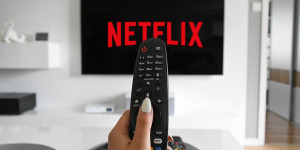 Beitragsbild des Blogbeitrags Netflix Fantasy-Serie feiert riesigen Erfolg