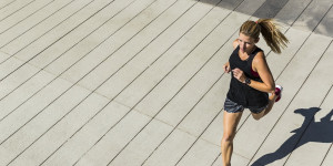 Beitragsbild des Blogbeitrags Fit in den Frühling: Mit diesen Sportarten verbrennt man die meisten Kalorien