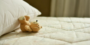 Beitragsbild des Blogbeitrags Schlafstörungen: Tipps gegen Probleme beim Einschlafen 