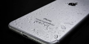 Beitragsbild des Blogbeitrags Apple warnt vor Lifehack: Nasses iPhone nicht in Reis legen