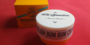 Beitragsbild des Blogbeitrags Brazilian Bum Bum Cream: Mühelos zum straffen Knack-Po 