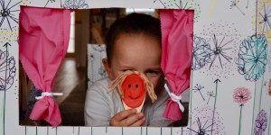 Beitragsbild des Blogbeitrags Upcycling: Ein Löffeltheater aus einer LILLYDOO Schachtel