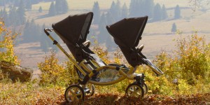 Beitragsbild des Blogbeitrags Gewinne den Zwillingskinderwagen ZOOM AIR von ABC Design #Montagsverlosung 