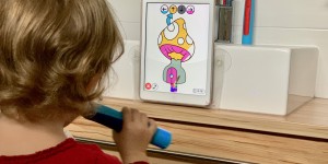 Beitragsbild des Blogbeitrags Elektrisch Zähneputzen mit Kindern – die neue Playbrush Smart Sonic