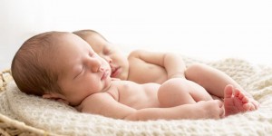 Beitragsbild des Blogbeitrags Zwillinge synchronisieren: Wie es klappt und was es bringt