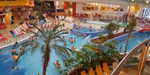 Beitragsbild des Blogbeitrags Die sechs Do’s und Don’ts für den Thermenurlaub mit Kind