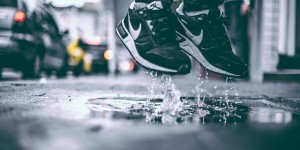 Beitragsbild des Blogbeitrags Auf die Knie! Warum wir alle mal wieder Kind sein sollten