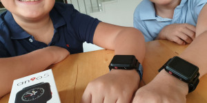 Beitragsbild des Blogbeitrags Smart, smarter, Smartwatch: Wir testen die Kindersmartwatch Anio 5 + Rabattcode 
