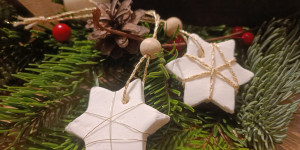 Beitragsbild des Blogbeitrags Weihnachtsschmuck aus Kaltporzellan – ein DIY für Bastelhonks